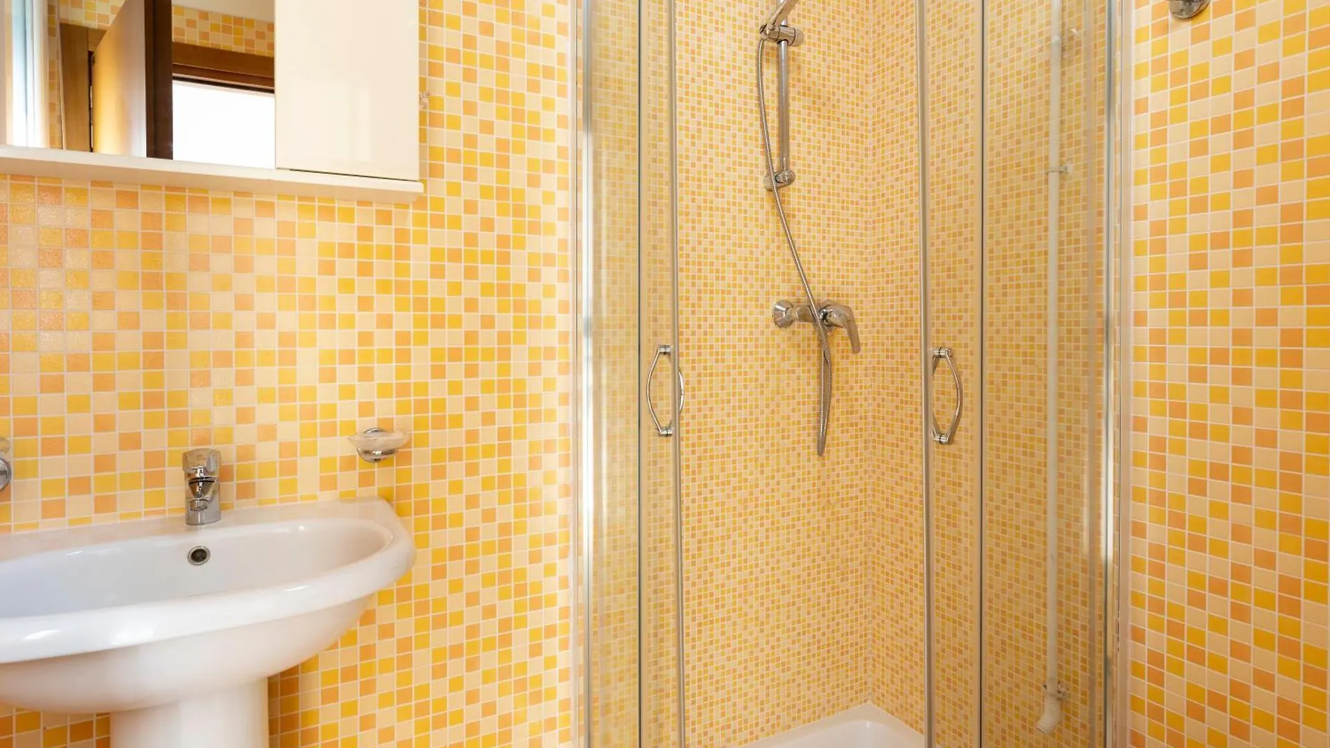 Residence Uno Studio&Suites Rimini Italien